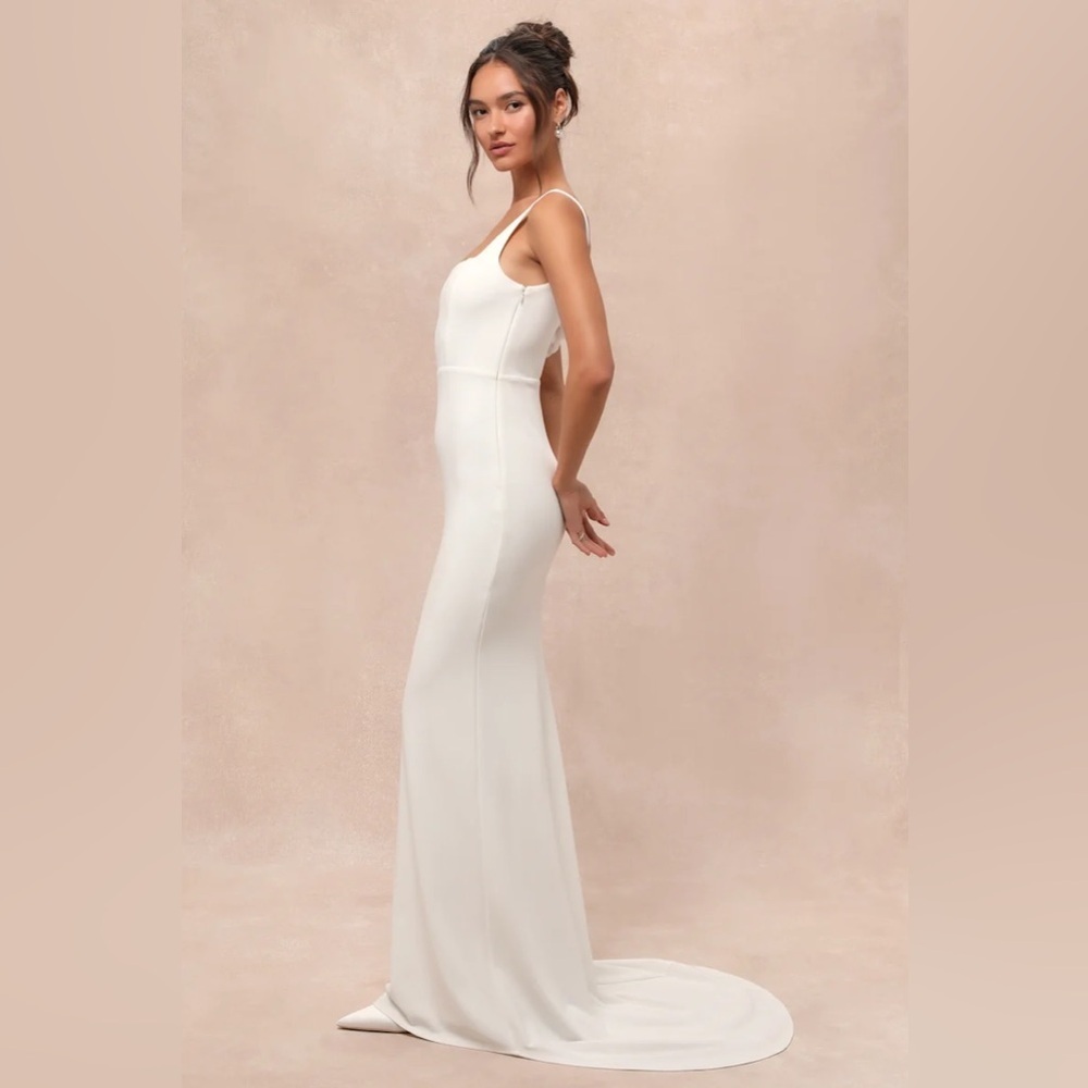 Regal Classic White Sleeveless Twist-Back Maxi
Dress - Picture 3 of 7